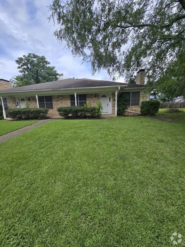 Building Photo - 4624 Leisure Ln