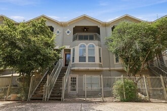 Building Photo - 110 Detering St