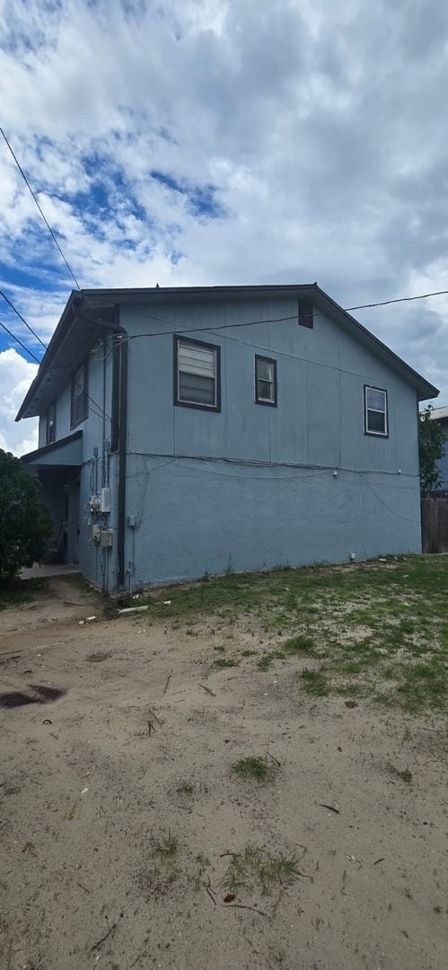 Building Photo - Available 2/1.5 Townhome in Tampa Apply for FREE This Holiday Season!