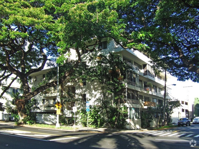 Building Photo - 1425 Punahou St