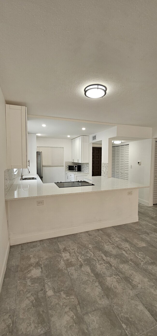 Building Photo - 301 87th Ave