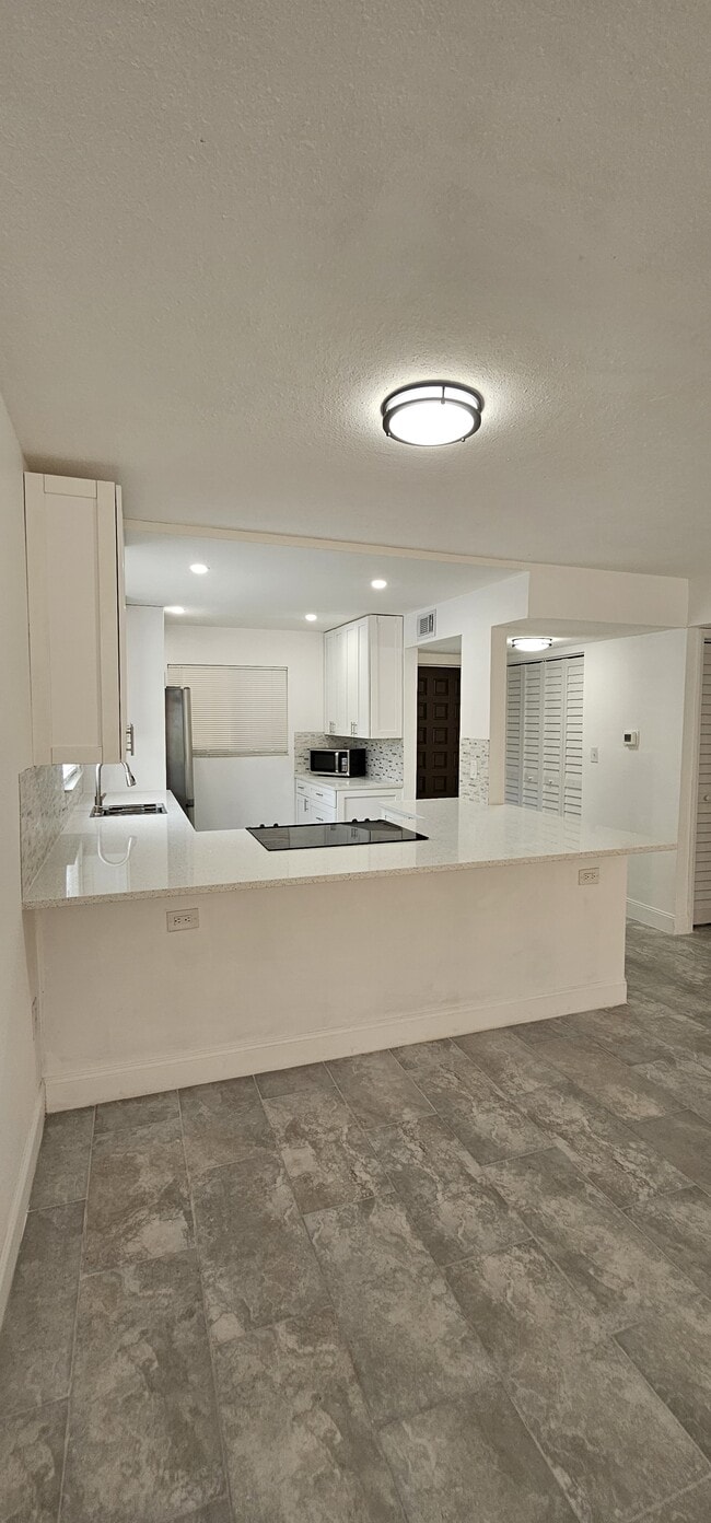 Photo - 301 87th Ave (St. Pete Beach, FL) Townhome