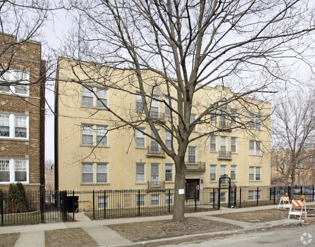 49544956 N Christiana Ave, Chicago, IL 60625 Apartments in Chicago