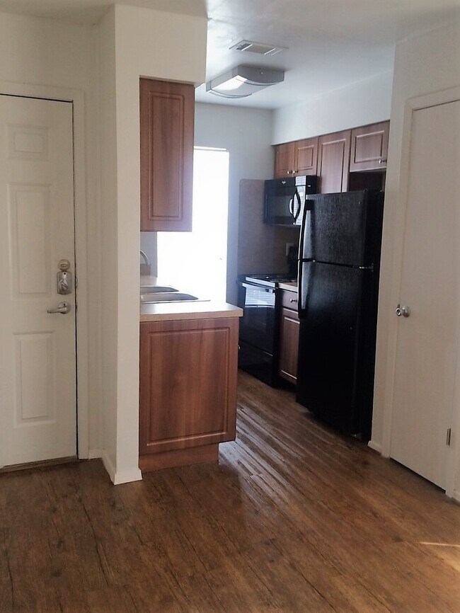 Building Photo - 3615EL