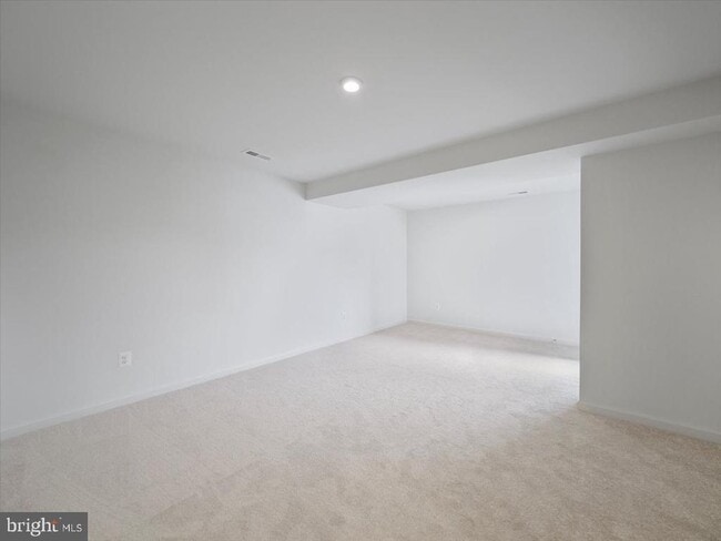 Building Photo - 266 Clifton Mnr