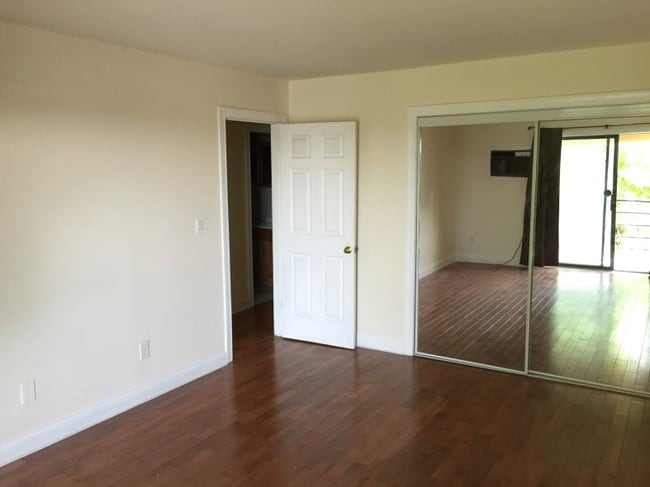 Interior Photo - 589 Fairview Ave