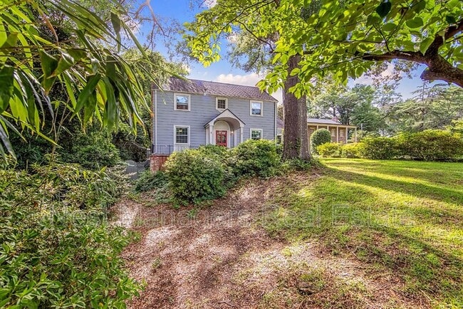 Building Photo - 220 Bradford Ave