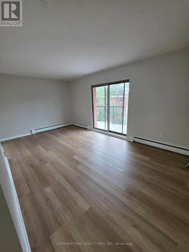 Photo du bâtiment - 103 Emerald St S