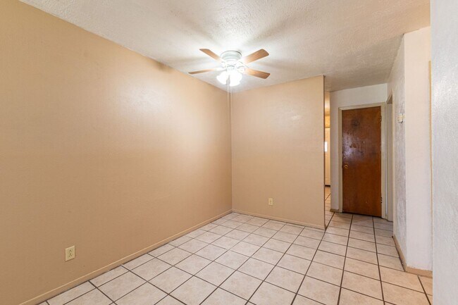 Building Photo - RENT REDUCTION & RENT SPECIAL - AVAILABLE NOW!