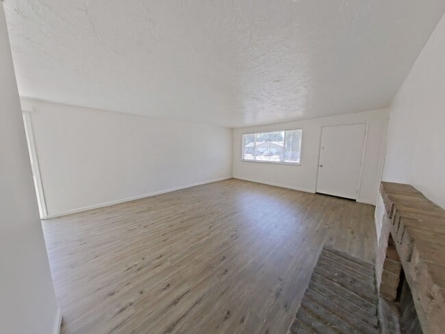 Building Photo - 4943 Bluebelle Way