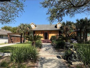 5141 Chamberlain Dr