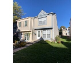 Building Photo - 3610 Queen Anne Way