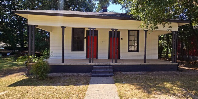 Foto del edificio - Cleveland St Duplex