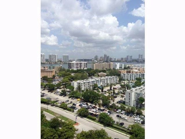 Foto principal - 210 174th St