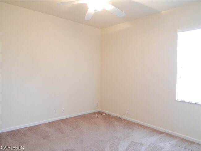 Foto del edificio - 823 SW 28th Terrace