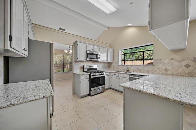 Building Photo - 55 Sylvan Forest Dr