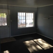 Building Photo - 726 4th St