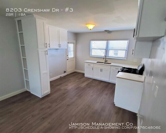 Foto del edificio - 8203 Crenshaw Dr