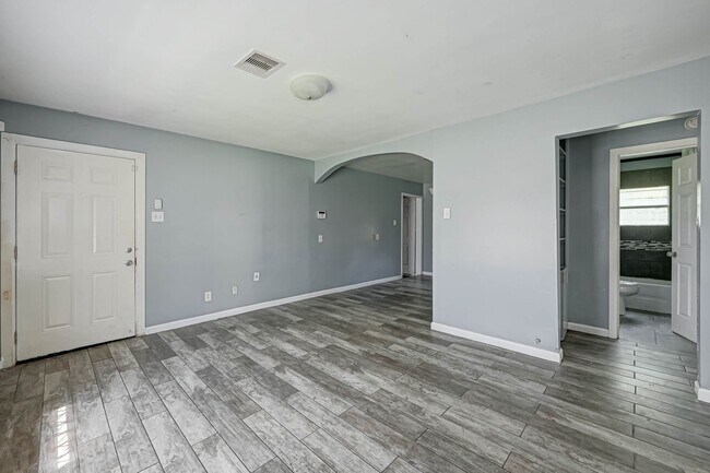 Foto del edificio - Affordable 3BD/2BA Single-Family Home – Voucher Friendly!