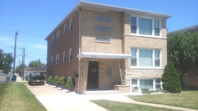 Primary Photo - 6134 W 79th St