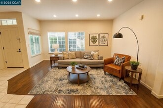 Building Photo - 149 Heritage Park Dr