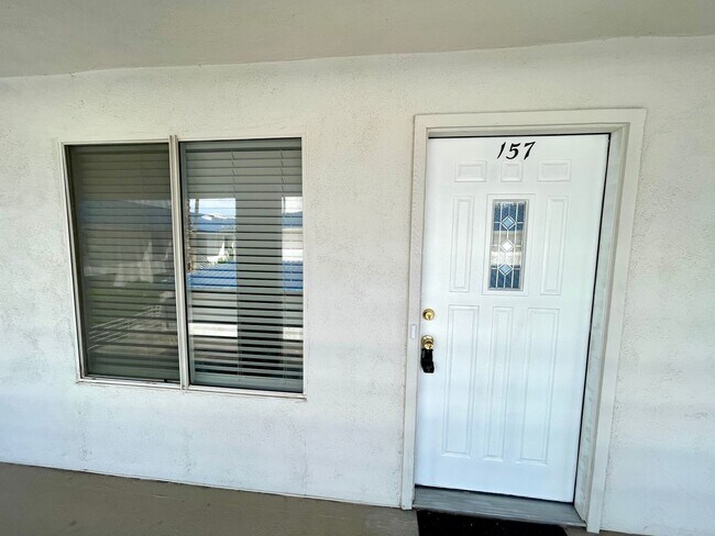 Foto del edificio - Great 1 Bedroom Condo in the Roadhaven Condos Gated Community!
