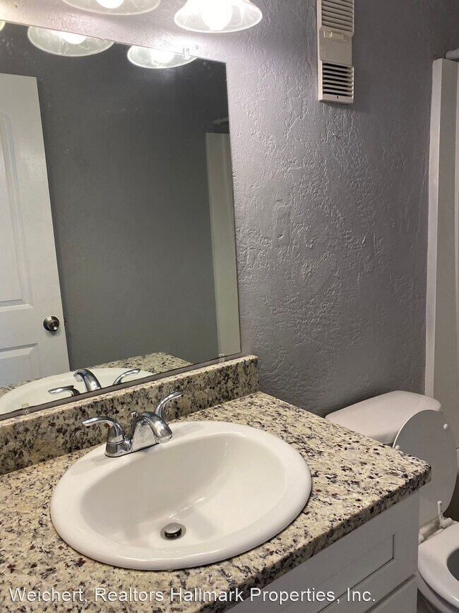 Building Photo - 2 br, 1.5 bath House - 1910 S Palmetto Ave...