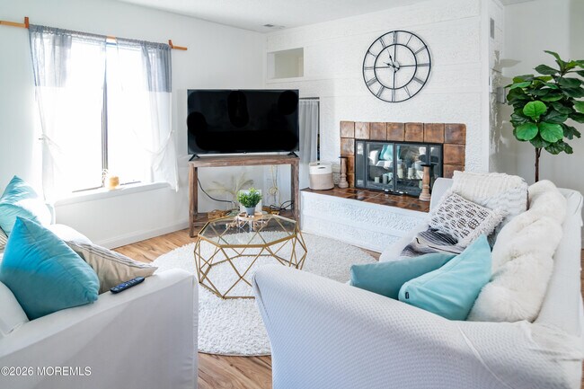 Foto del edificio - 48 Northrup Dr
