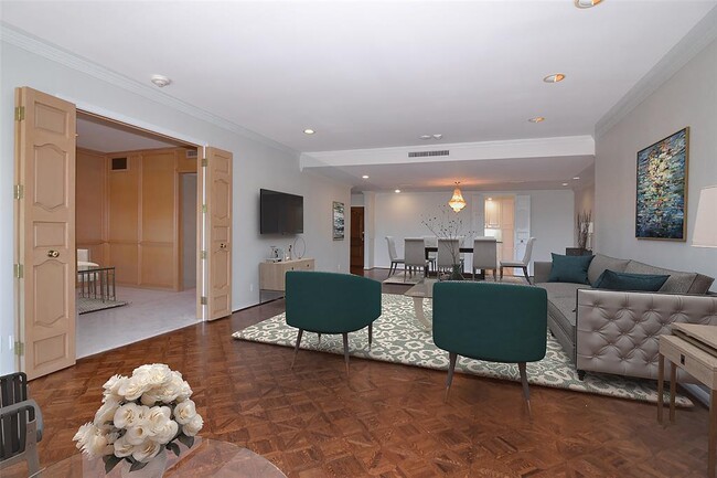 Building Photo - 6335 W Northwest Hwy