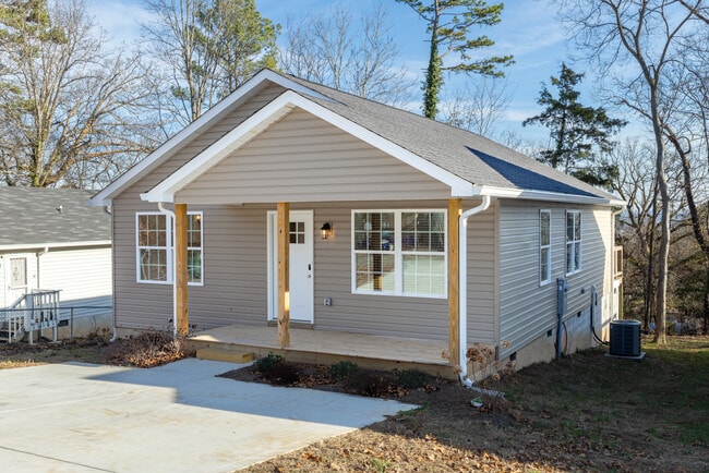 Building Photo - 812 Aubrey Ave