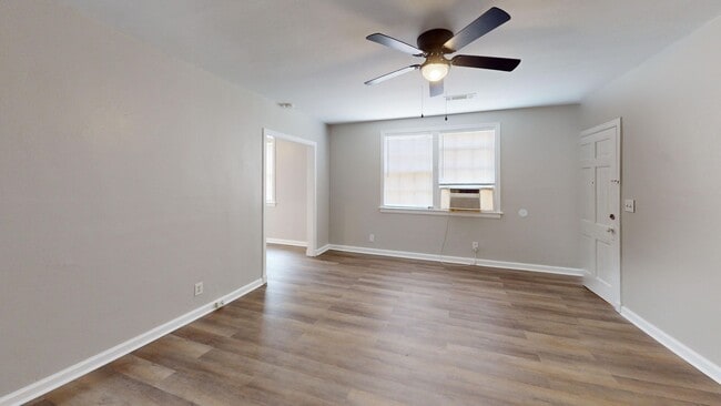 Building Photo - Cute and Clean 2 Bedroom/1 Bath, NEW LVP Floors