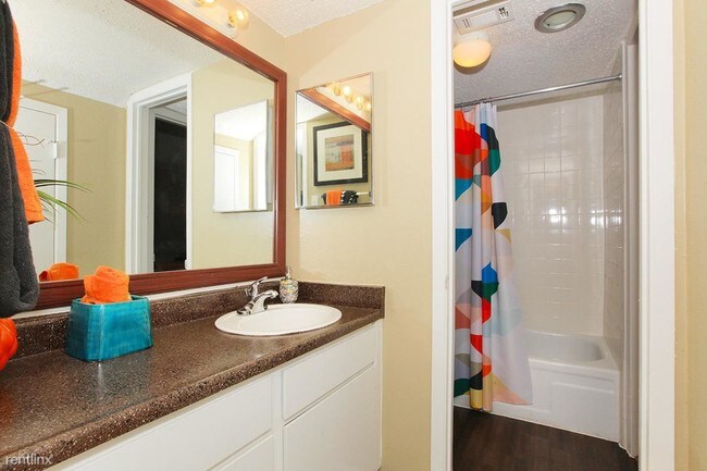 Foto del edificio - 9123 Bridlewood Ln