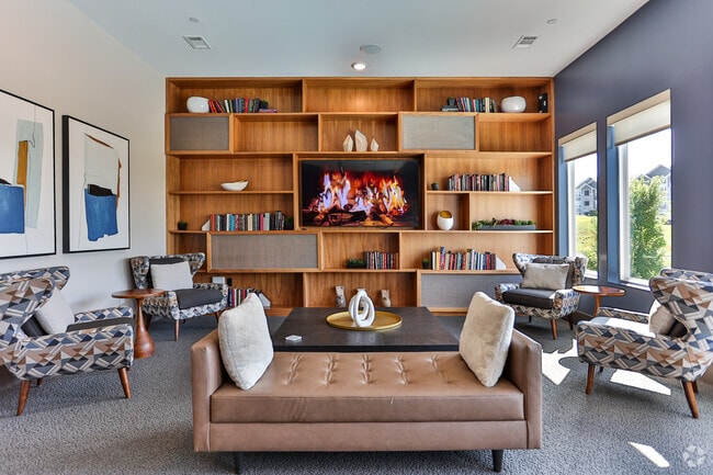 E Lounge - Icon Apartment Homes at Hardin Valley