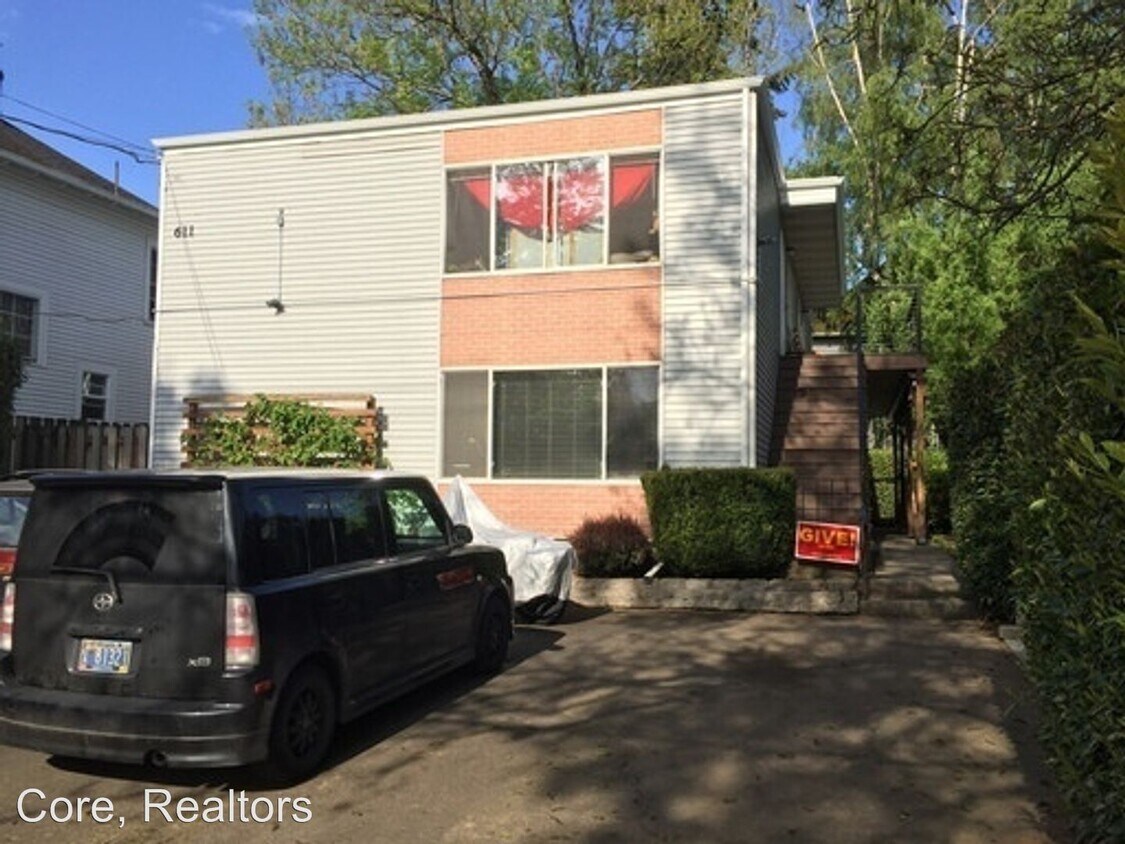 Primary Photo - 611 SE 27th Ave