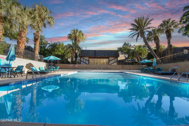 Building Photo - 350 Thunderbird Dr