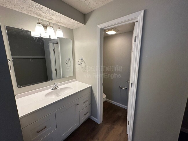 Foto del edificio - 6219 Graceland Ave