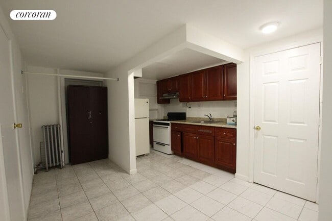 Foto del edificio - 32-20 30th St