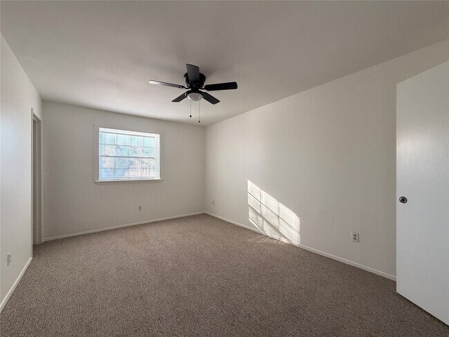 Foto del edificio - 9303 Hammerly Blvd