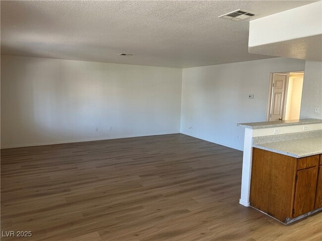 Building Photo - 6553 McRae Ave