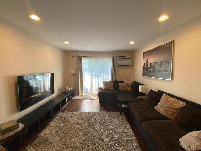 Building Photo - 845 Miller Ln