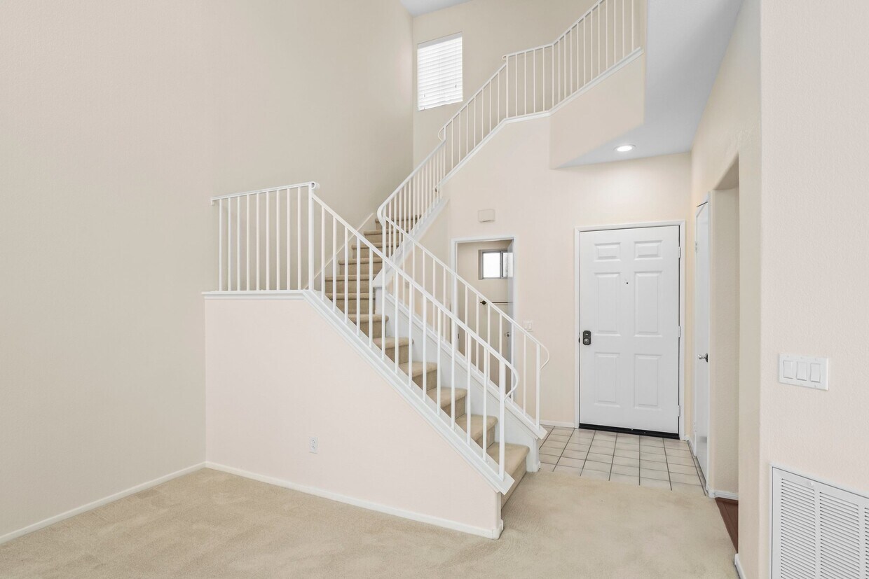 9487 Questa Pointe, San Diego, CA 92126 Townhome Rentals in San Diego CA