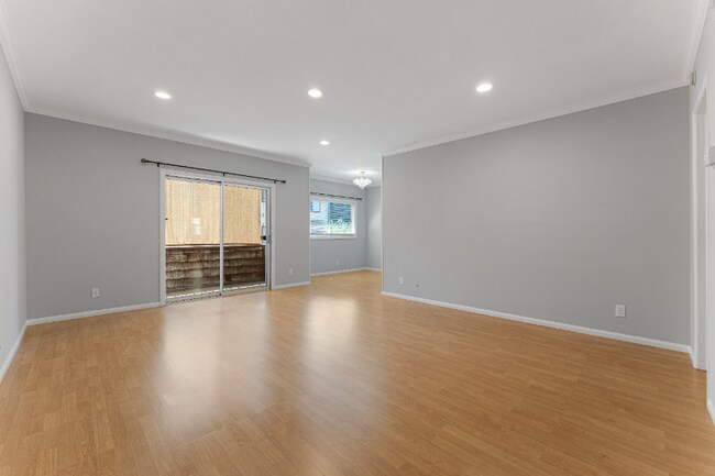 Foto del edificio - 5414 Newcastle Ave