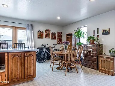 Foto del edificio - 2588 Simpson Ave