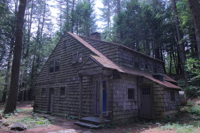 Building Photo - 185 Robinson Rd