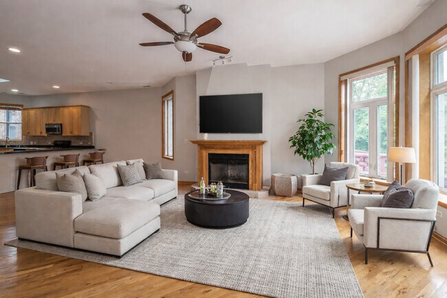 Foto del edificio - 4839 S Forrestville Ave