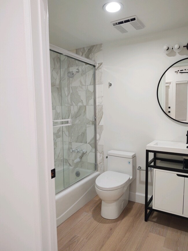bath for 2nd bedroom - 1422 19th St