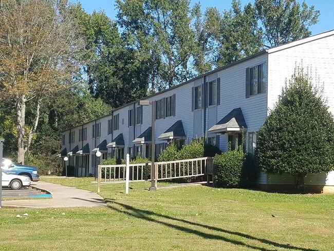 Building Photo - 190 Shelton Rd