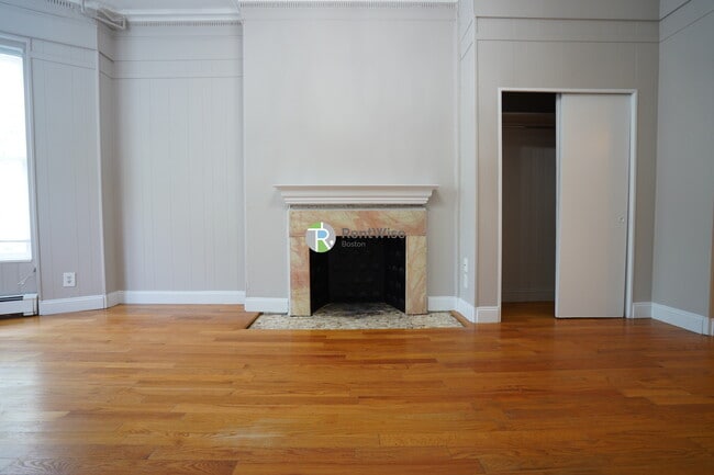Building Photo - 1055 Beacon St