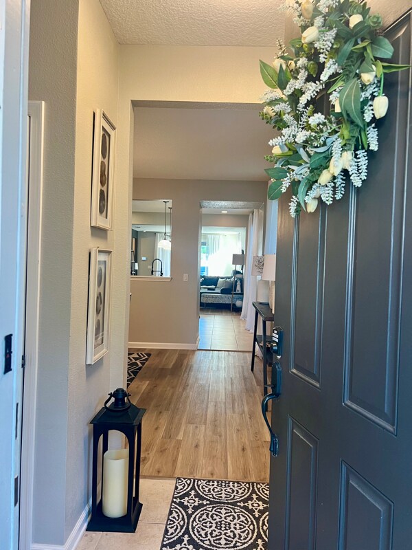 Foto del edificio - 700 Briar View Dr