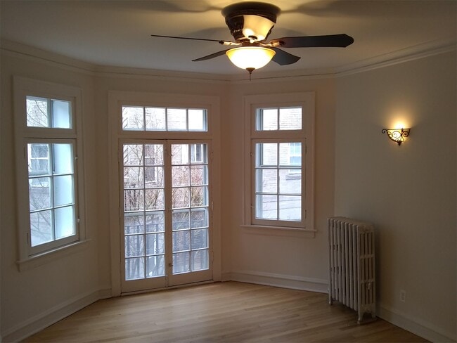 Building Photo - 4520 N Wolcott Ave